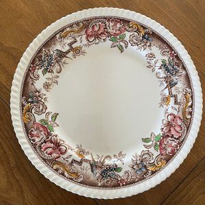 Antique Johnson Brothers Discontinued Devonshire 10-inch Dinner Plate.